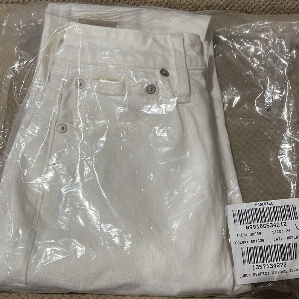 Madewell The Curvy Perfect Vintage Jean in Tile White ND629 - Picture 4 of 7